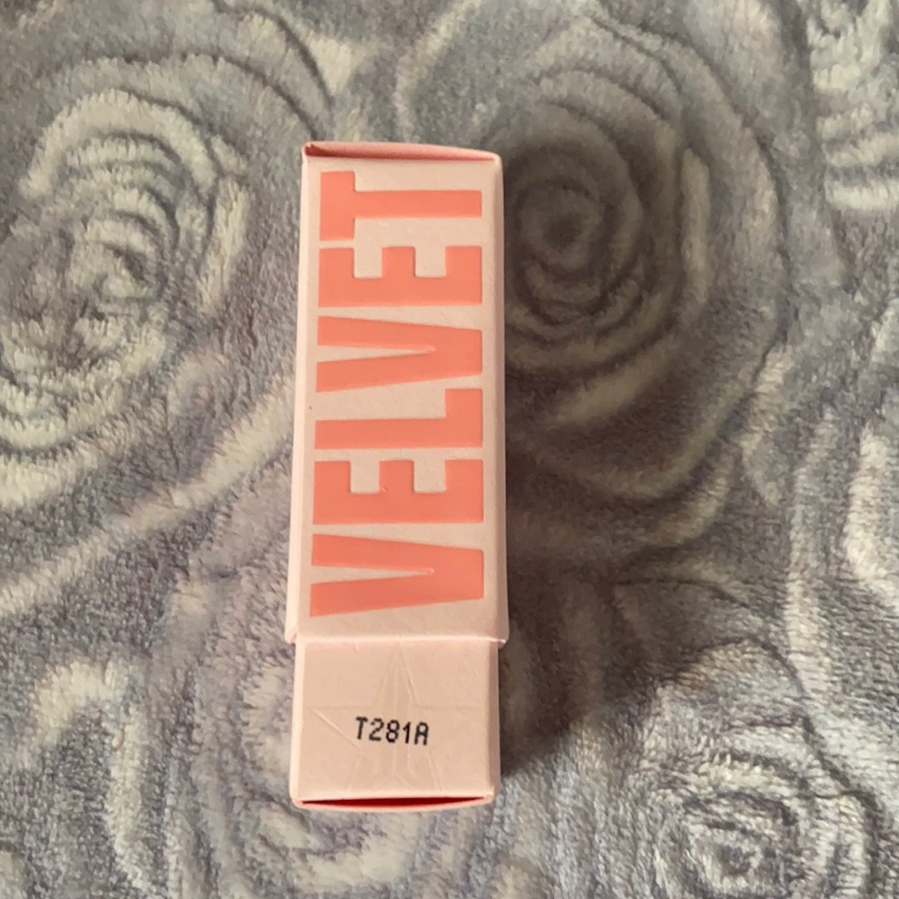 New Jeffree Star Cosmetics Velvet Trap lipstick